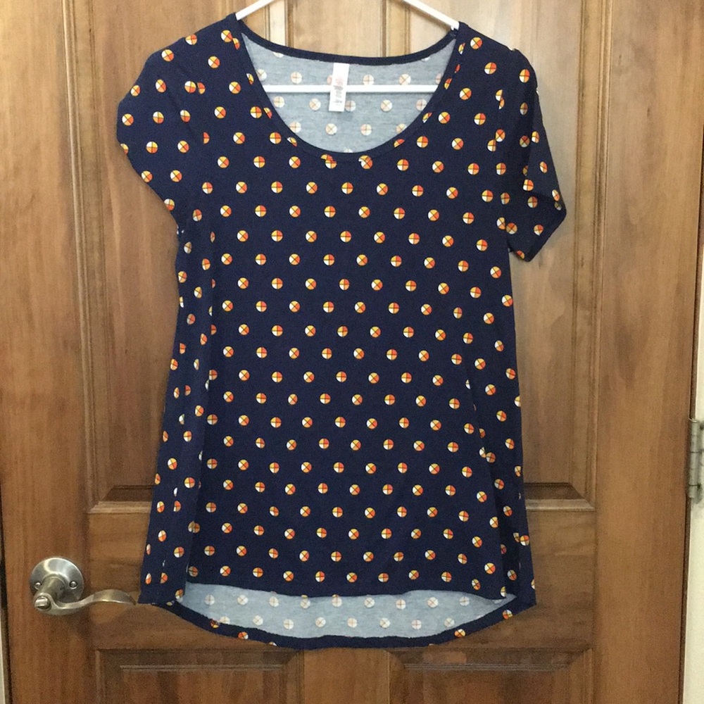 🎉Sale 5/$25 clothes and shoes
LulaRoe classic tee